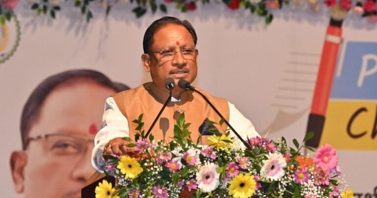 महतारी वंदन योजना: पीएम मोदी की गारंटी छत्तीसगढ़ में मचा रही धूम, जानें किसे मिलेगा लाभ, कहां-कैसे भरें फॉर्म