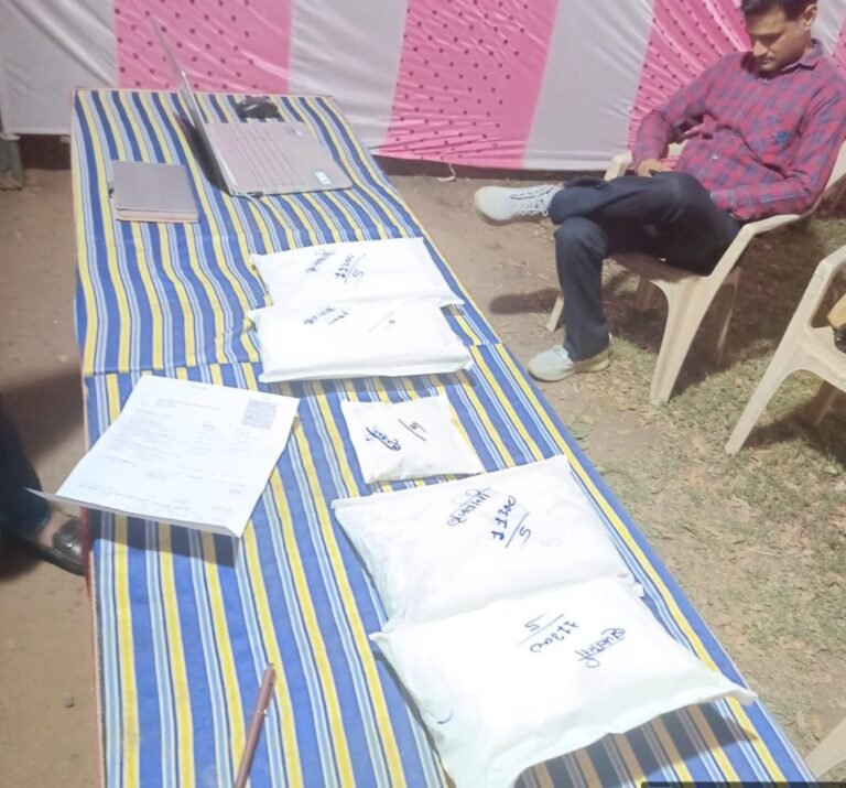 अंतर्राज्यीय चेकपोस्ट डोला में एसएसटी ने की प्रभावी कार्यवाही जांच के दौरान जप्त किए 10.491 किलो ग्राम चांदी।