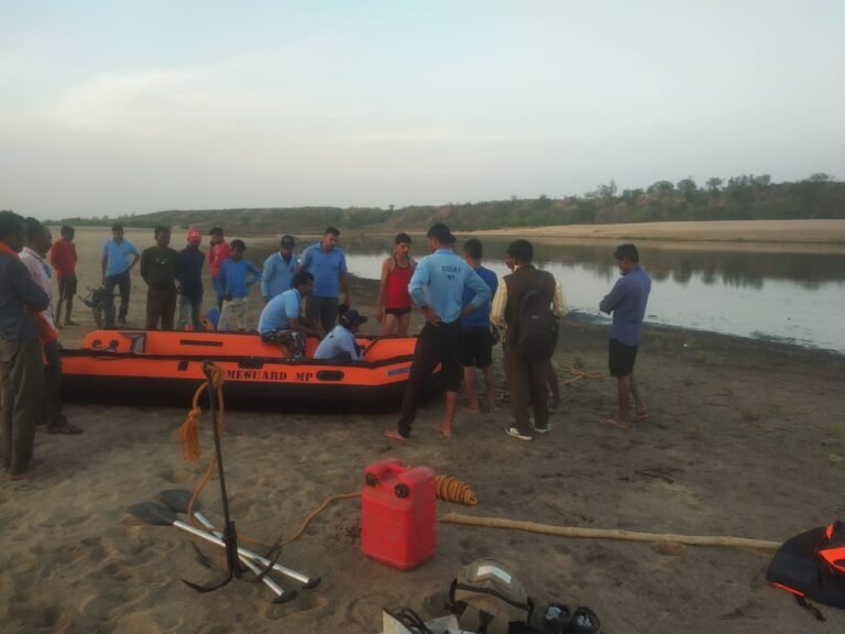 भाई-दूज के दिनगहरे पानी मे डूबने से 2 युवक और 2 युवती सहित 4 लोगों की मौत।