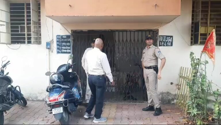 बेटी ने छेड़छाड़ का कराया था मुकदमा दर्ज, बदले की भावना में युवक द्वारा पिता पुत्र की निर्मम हत्या की आशंका!