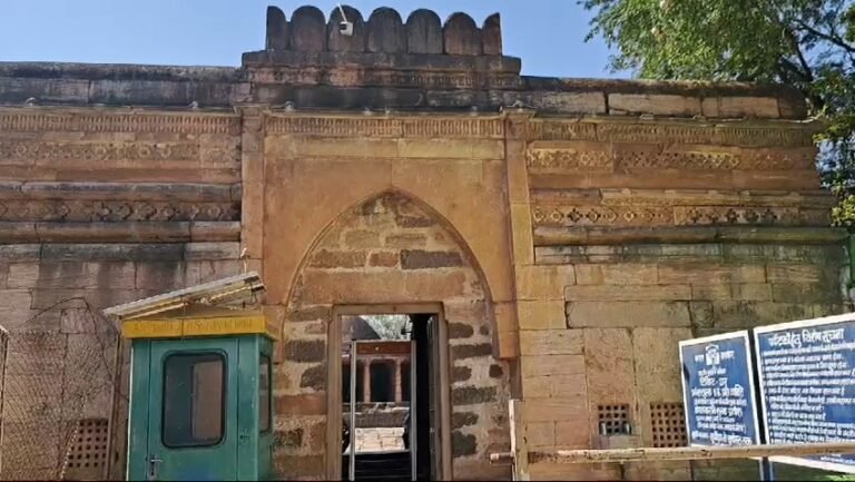 धार की भोजशाला में आज 22 मार्च से होगा वैज्ञानिक सर्वे