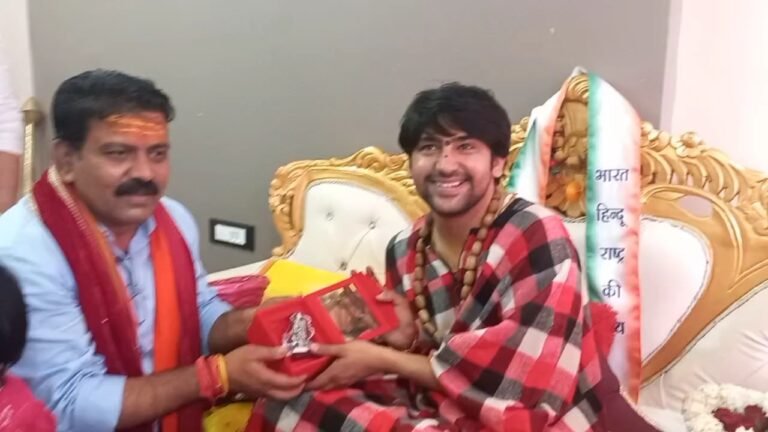 बागेश्वर धाम सरकार के छत्तीसगढ़ के डिप्टी सीएम ने किए दर्शन राहुल गांधी की न्याय यात्रा पर ली चुटकी।