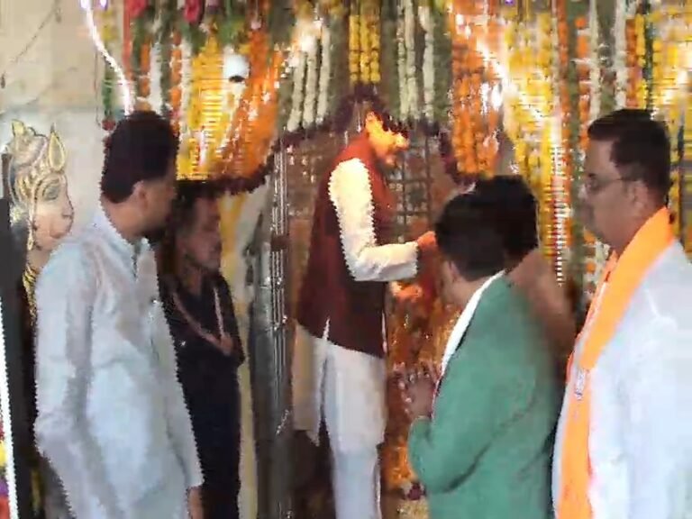 करीला धाम पहुंचकर माता जानकी के  मुख्यमंत्री मोहन यादव ने दर्शन कर लिया माता का आशीर्वाद।