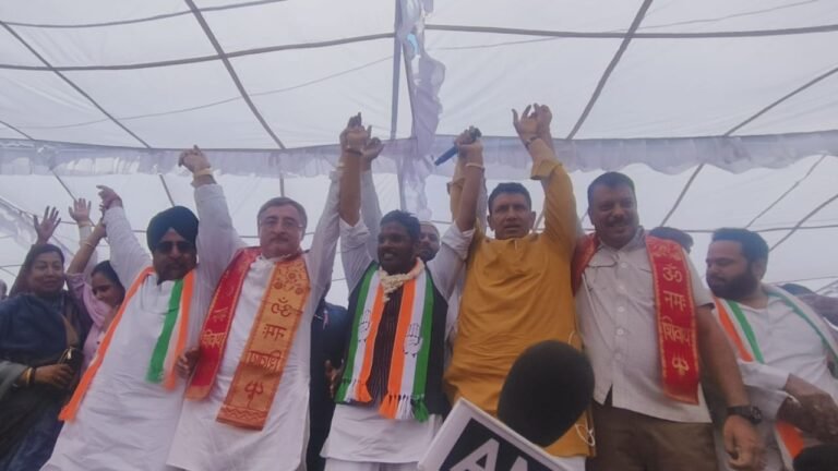 इंदौर भारत में प्रजातंत्र खतरे में रूस की तरह भारत में भी भाजपा करना चाहती है सत्ता पर नियंत्रण।