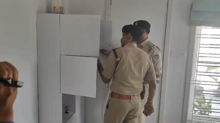 इंदौर नगर निगम के 28 करोड रुपए के घोटाले के मामले में पुलिस ने जांच करते हुए अलग अलग तीन मामले किए दर्ज।