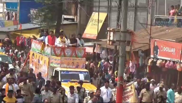 भाजपा के लोकसभा प्रत्याशी फग्गन सिंह कुलस्ते की मंच पर बोलते हुए फिसली जुबान