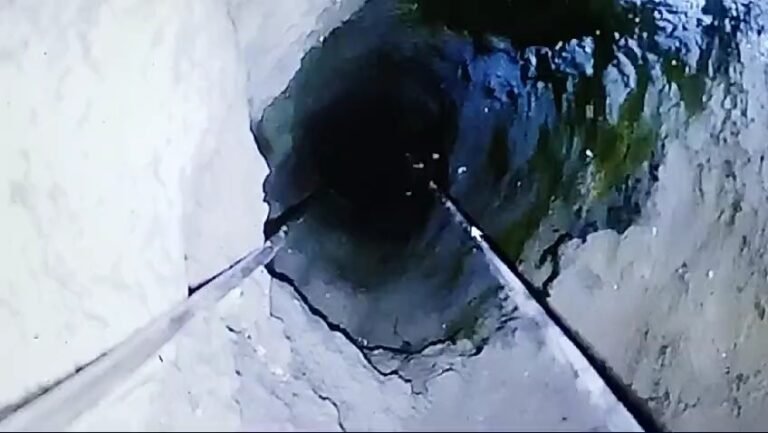 खुले बोरवेल में खेलते समय गिरा 6 वर्षीय मासूम बचाव कार्य जारी।