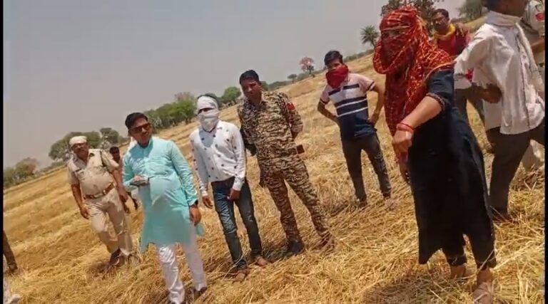 श्री रामजानकी मंदिर विवाद और हंगामा : राजस्व अधिकारी ने दिया महिला पर मशीन चढ़ाने का आदेश