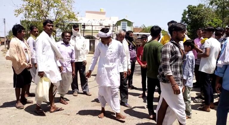 मण्डला बोरिया के ग्रामीण करेंगे चुनाव का बहिष्कार गेहूं खरीदी व केंद्र क्षेत्र में नेटवर्क की समस्याओं से परेशान है ग्रामीण।