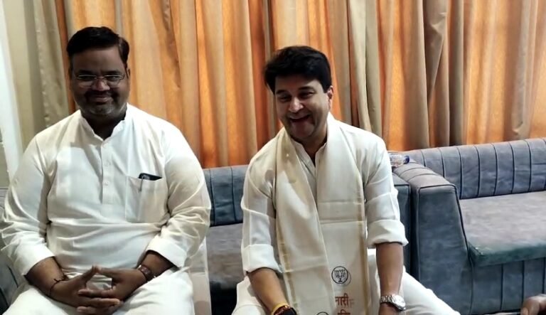 भाजपा प्रत्याशी ज्योतिरादित्य सिंधिया ने,पत्रकारों से चर्चा में कांग्रेस नेता राहुल गांधी के प्रथम चरण के मतदान को लेकर किए गए ट्वीट का दिया जवाब।