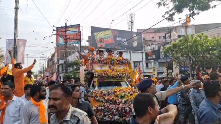 मुख्यमंत्री मोहन यादव ने दिया बड़ा बयान कांग्रेस को भगवा से इतना परहेज है तो तिरंगे से भगवा क्यों नहीं हटवा देते।