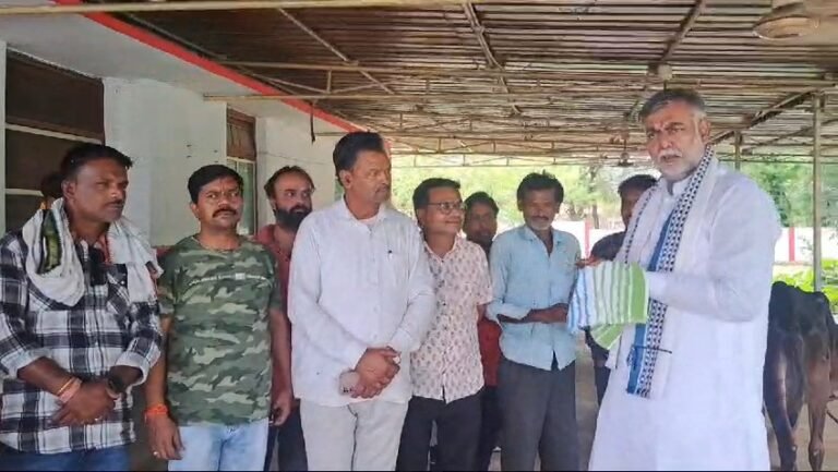 कम मतदान पर मंत्री प्रहलाद पटेल का कांग्रेस पर हमला- कहा कांग्रेस की निष्क्रियता के कारण हुआ कम मतदान।