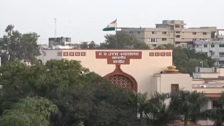 पहले तो वोटो की चोरी होती थी लेकिन इंदौर में तो प्रत्याशी ही चोरी कर लिया गया…