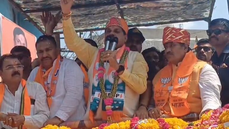 मुख्यमंत्री डॉ. मोहन यादव जी ने झारखंड में लोकसभा एवं जिला हजारीबाग के जेल मैदान, छतरो, बरही में विशाल जनसभा को संबोधित किया