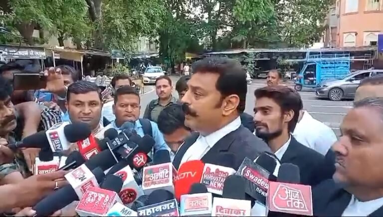कांग्रेस को छोड़कर बीजेपी में शामिल होने वाले अक्षय कांति बम की मुसीबत कम होने का नाम नहीं ले रही है