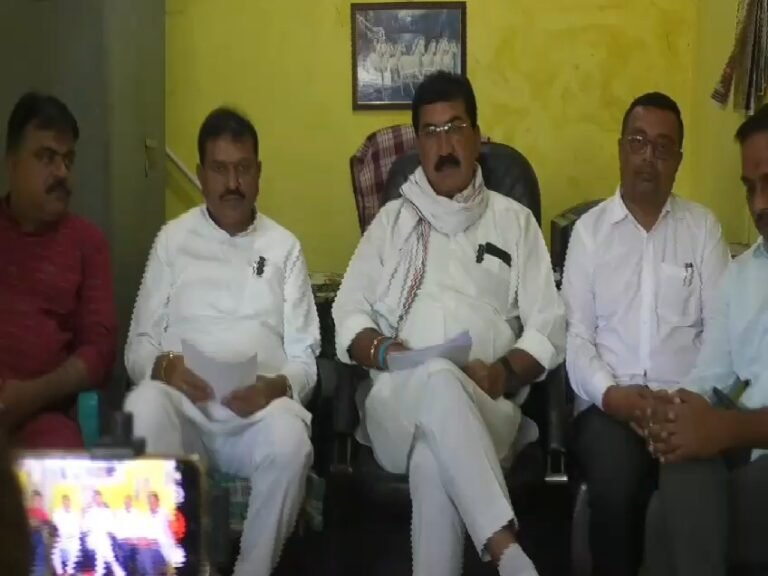 भाजपा नेता के बेटे की गुंडागर्दी पर कांग्रेस ने की प्रेस कांफ्रेंस,पुलिस पर लगाए गंभीर आरोप