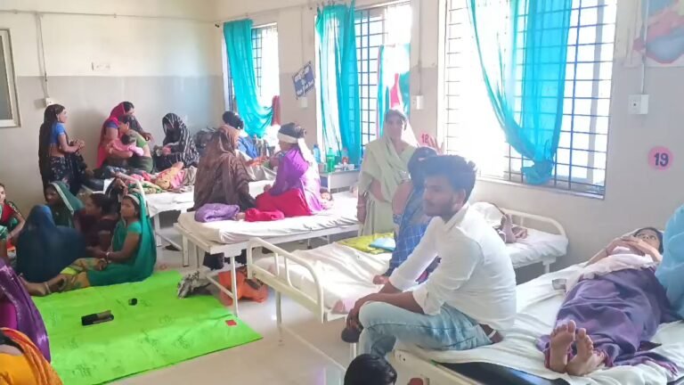 लगातार गर्मी अपना कहर बरसाती हुई दिखाई दे रही है ऐसे में शाजापुर के जिला चिकित्सालय में मरीज का हाल गर्मी से बेहाल।