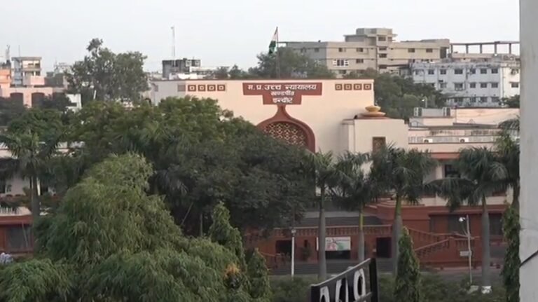 बच्चों ने माता-पिता के खिलाफ लिखवाई रिपोर्ट ,मामला हाई कोर्ट पहुंचा….