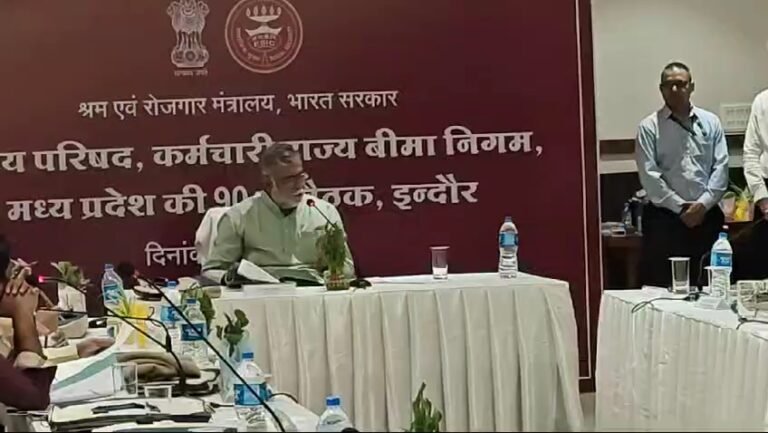 रीजनल बैठक में नाराज हुए केबीनेट मंत्री प्रहलाद पटेल…