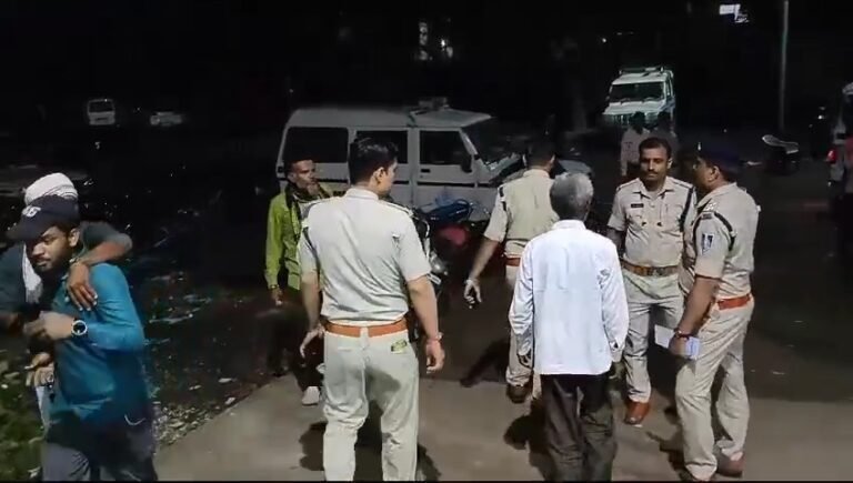 प्रेम प्रसंग के चलते युवक की चाकुओं से गोदकर हत्या