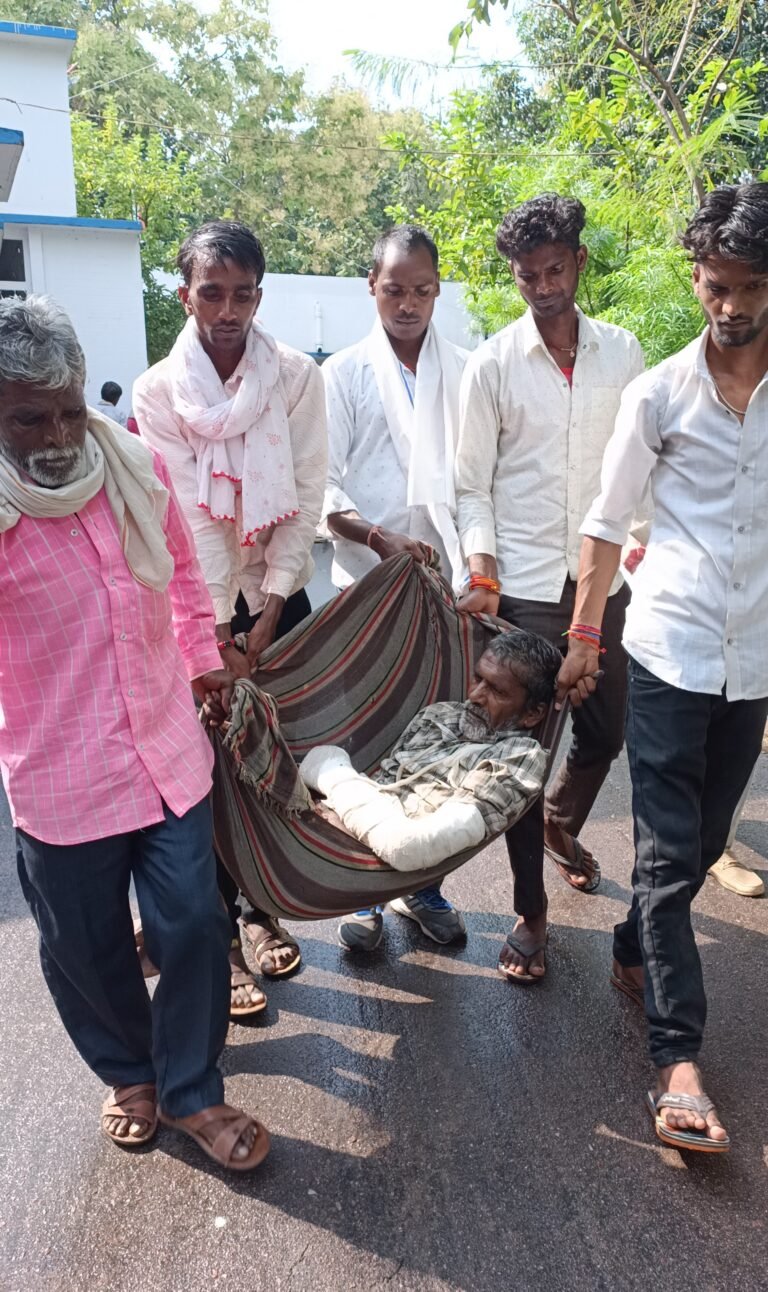 पुलिस ने मारपीट करने वाले आरोपियों पर मामूली धाराओं में किया मामला दर्ज, पीड़ित परिवार ने एसपी कार्यालय में कि शिकायत।