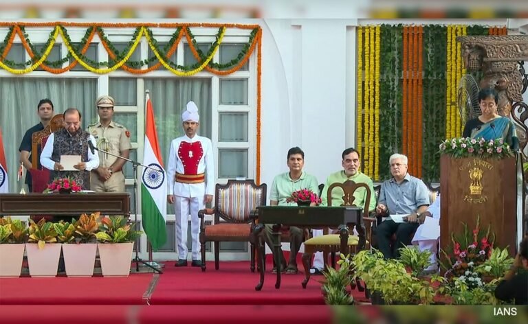 AAP नेता आतिशी बनीं दिल्ली की सबसे युवा मुख्यमंत्री, पांच अन्य मंत्रियों ने भी ली शपथ