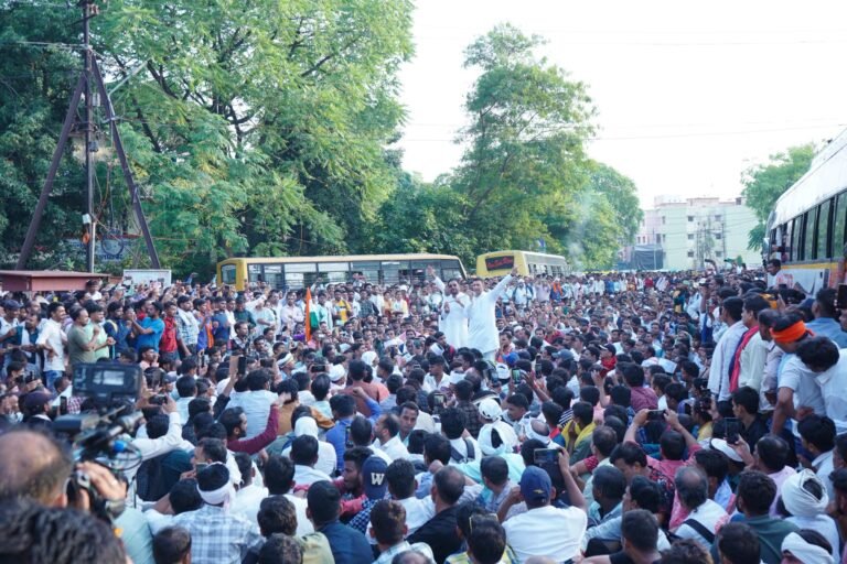 मध्य प्रदेश कांग्रेस अध्यक्ष जीतू पटवारी ने आज भोपाल में अतिथि शिक्षकों के आंदोलन में पहुंचकर अपना समर्थन दिया
