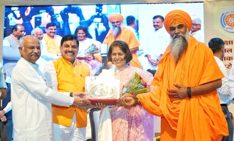 शिक्षक कभी साधारण नहीं होते, वे राष्ट्र निर्माण में अहम भूमिका निभाते हैं: मुख्यमंत्री डॉ मोहन यादव