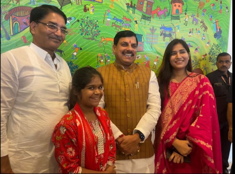 इंस्टाग्राम पर वायरल हो रही बिन्नू रानी ने मुख्यमंत्री डॉ मोहन यादव से भोपाल में की मुलाकात, बातों से लोटपोट हुए मुख्यमंत्री