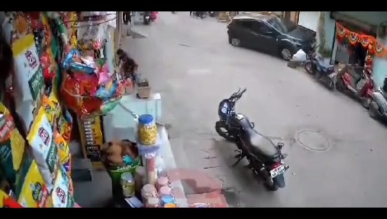 रंगोली बना रही युवतियों पर तेज रफ्तार कार चढ़ी…