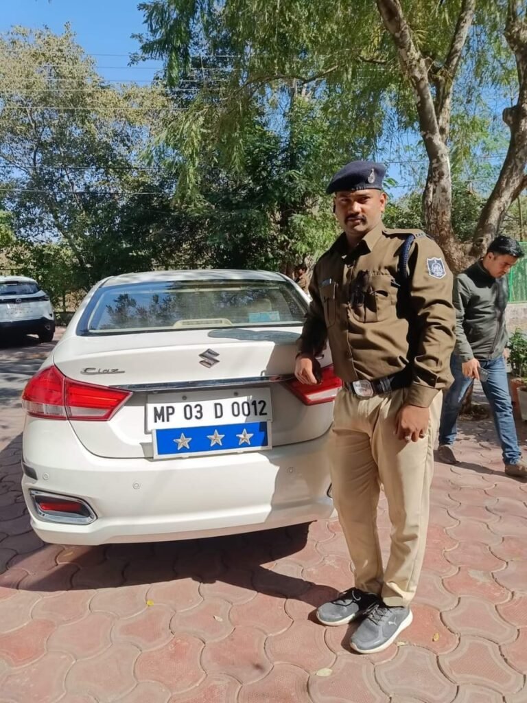 भोपाल में पुलिस ने एक युवक को गिरफ्तार किया