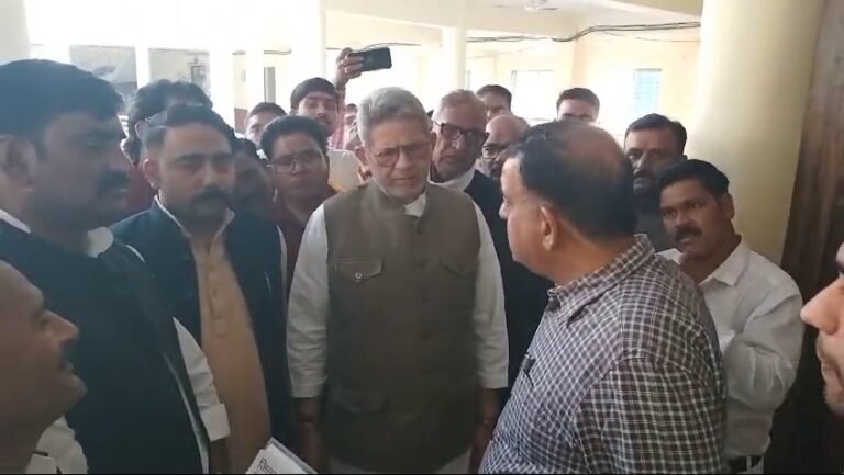 खाद की समस्या जल्द ठीक नहीं हुई तो कांग्रेस करेगी 3 दिसंबर को आंदोलन करेगी।