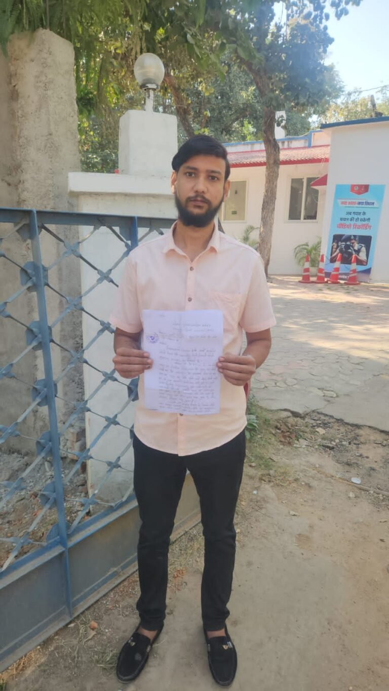 डेढ़ करोड़ की चोरी,पुलिस नहीं लिख रही रिपोर्ट