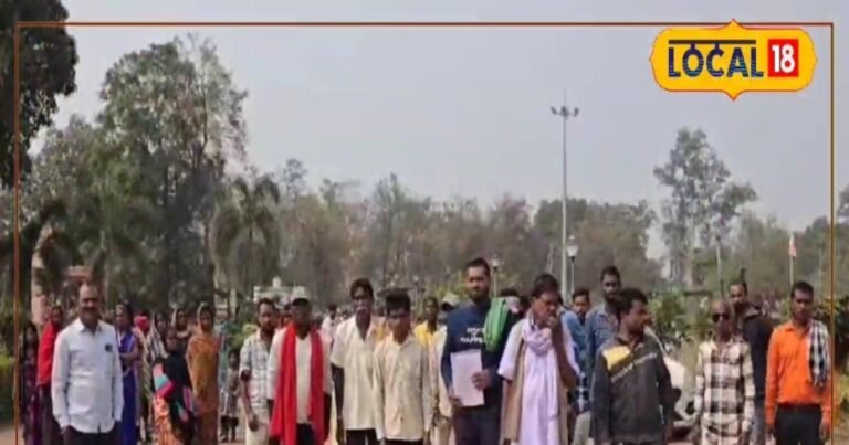 बेमेतरा के कोदवा में क्रेशर प्लांट की शिकायत को लेकर कलेक्ट्रेट पहुंचे ग्रामीण, दिया ज्ञापन