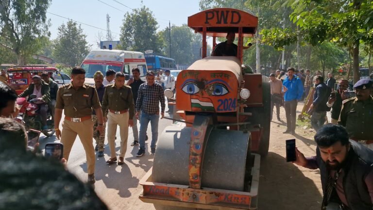 छतरपुर पुलिस द्वारा ध्वनि प्रदूषक, ध्यान भटकाने वाले दुर्घटना प्रभावी, निर्धारित मानकों के विपरीत वाले साइलेंसर की हुई विनष्टीकरण की  कार्यवाही।