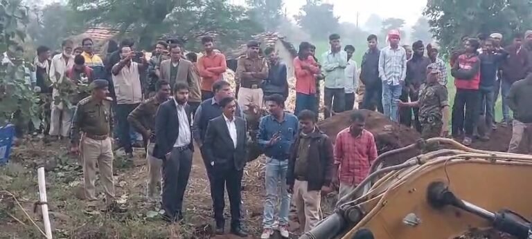 निर्माणाधीन कुआं धसने से 3 मजदूर मलबे में दबे,रेस्कयू ऑपरेशन जारी