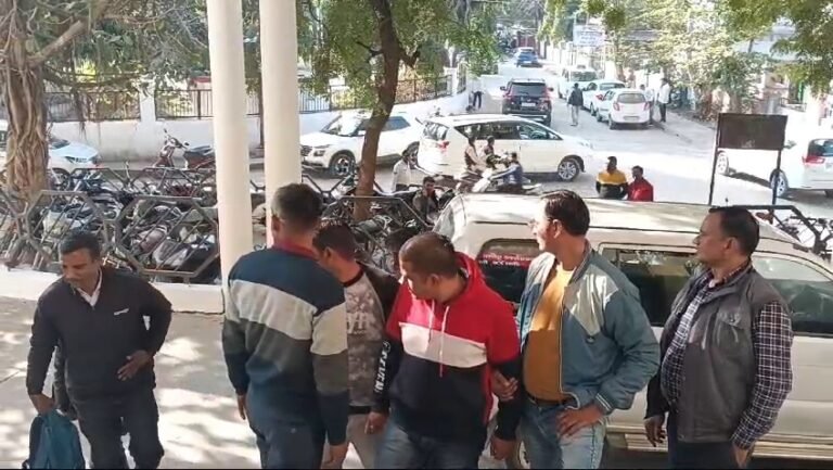 रीवा लोकायुक्त ने सब इंजीनियर को 20 हजार की रिश्वत लेते हुए किया गिरफ्तार