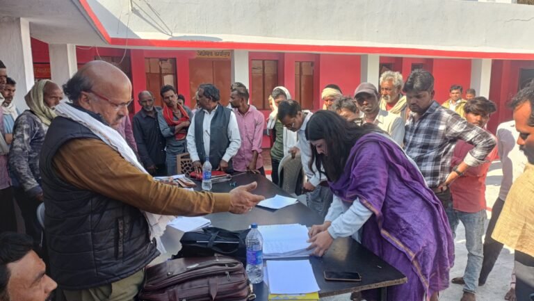 कलेक्टर के निर्देश पर केन बेतवा लिंक परियोजना के मुआवजे हेतु लगाए जा रहे निरंतर कैम्प**ग्रामीणों की समस्याओं का हो रहा समाधान।