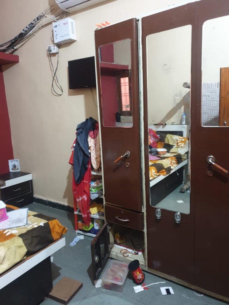 सीहोर के रेहटी में व्यापारी के यहां बड़ी चोरी 60 लाख से अधिक का सामान हुआ चोरी, पुलिस जांच में जुटी