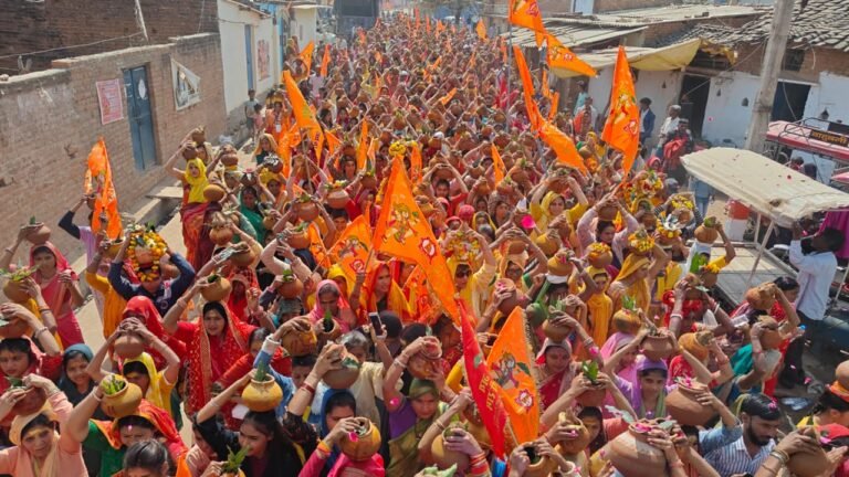 कलश यात्रा के साथ बुन्देलखण्ड के महाकुंभ का आगाज 22 से 25 तक दीदी मां के प्रवचन, श्री अन्नपूर्णा महायज्ञ शुरु।