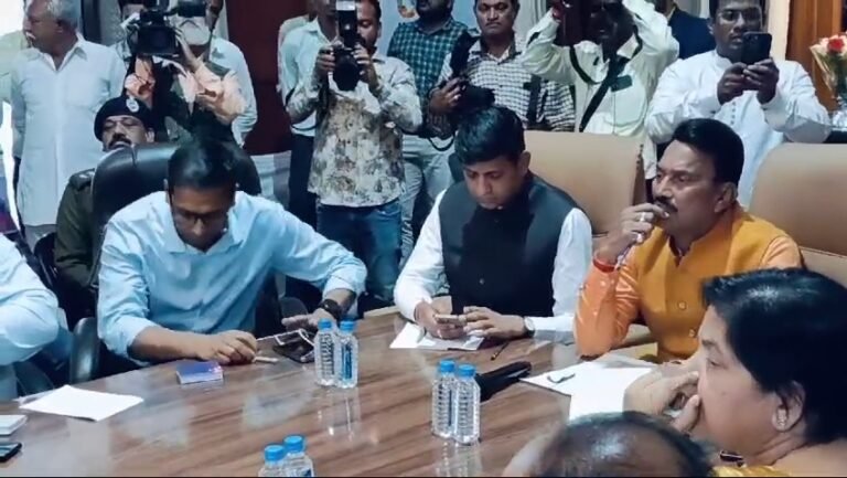 ग्लोबल इन्वेस्टर्स समिट को लेकर इंदौर में बैठक उद्योगपतियों ने दिए अहम सुझाव