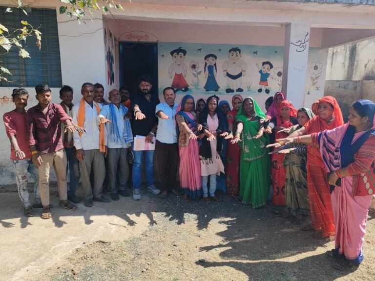 महिला दिबस पर महिलाओ ने  अबैध शराब के खिलाफ जताया आक्रोश।