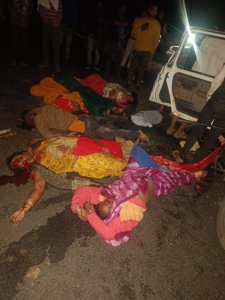 दर्दनाक सड़क हादसा, हादसे में 7 की मौत, 14 घायल