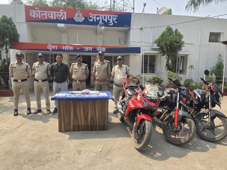 वन प्लस एवं ओप्पो नाम से नकली स्मार्ट फोन बेचने वाले गिरोह का कोतवाली अनूपपुर पुलिस द्वारा पर्दाफाशः तीन आरोपी गिरफ्तार