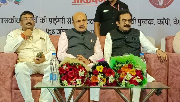 पुस्तक मेला बच्चों के हित में महत्वपूर्ण और सार्थक कदम मंत्री राकेश सिंह,लोक निर्माण मंत्री ने किया जिला स्तरीय पुस्तक एवं गणवेश मेला का शुभारंभ