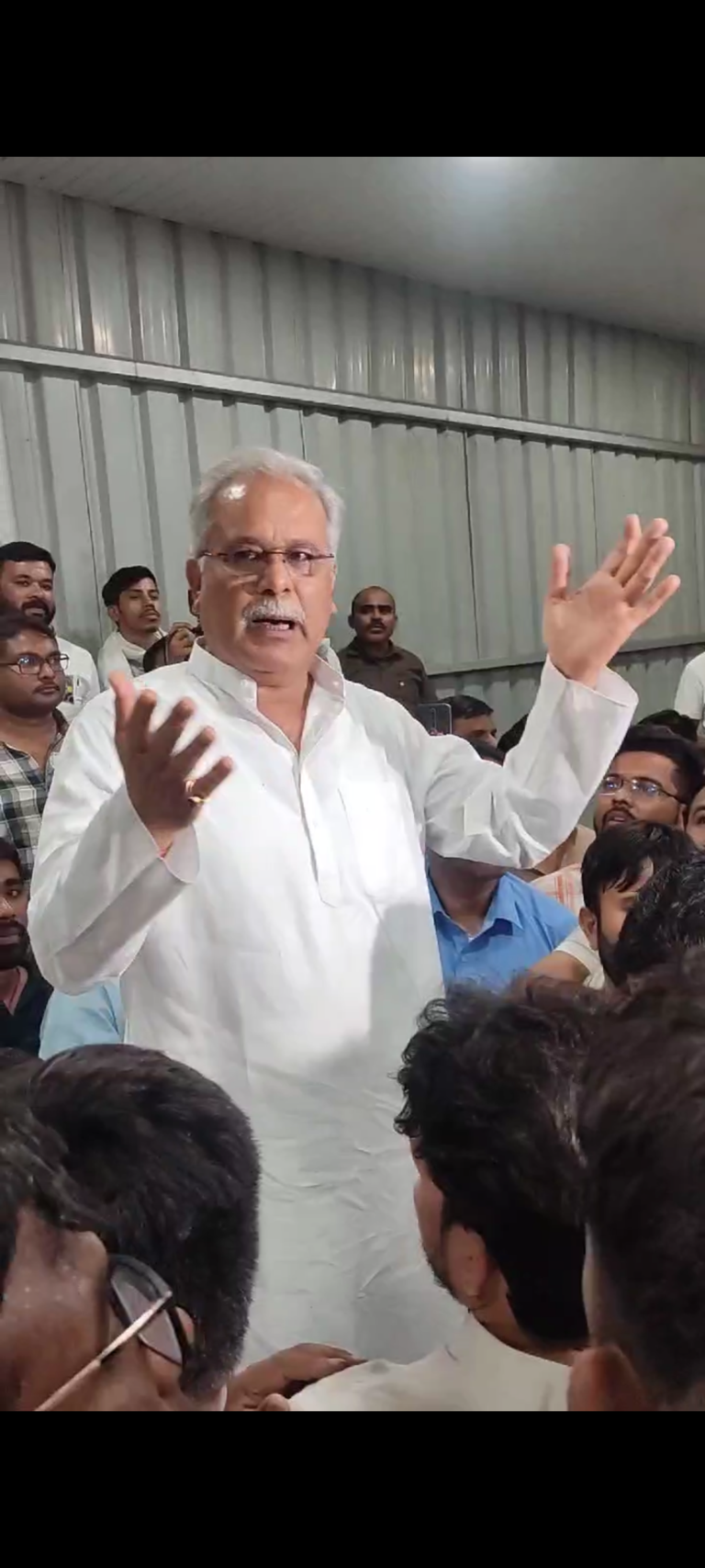 ईडी की छापामारी के बाद भूपेश बघेल ने मीडिया से की बातचीत Bhupesh Baghel spoke to the media after the ED raid