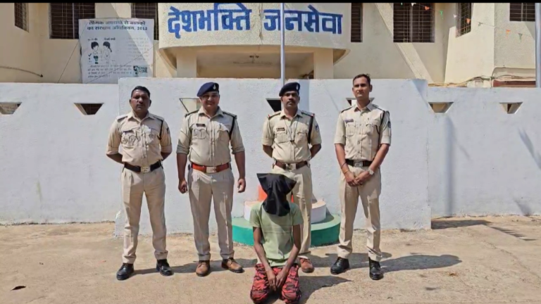 पोते ने पैसो के लालच में अपनी ही 90 वर्षीय व्रद्ध दादी की मुहँ व नाक दबाकर कर दी हत्या।