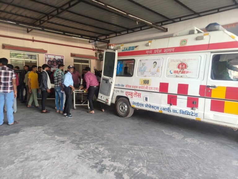 एक्सीडेंट में गंभीर हुए दोनों घायलों ने भी तोड़ा दम।