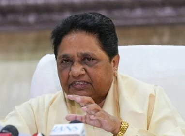 मायावती ने की पार्टी की समीक्षा बैठक,कहा- डंबल इंजन की सरकार सपा की तरह काम कर रही है