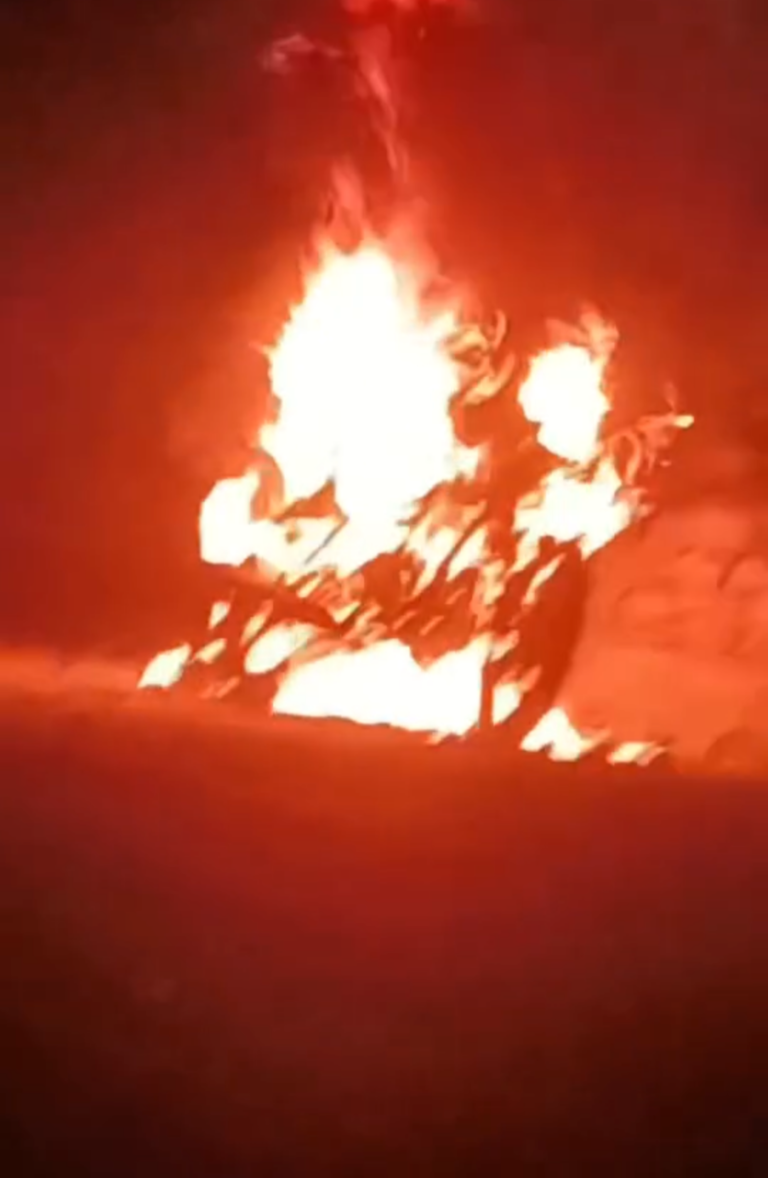 ग्वालियर में सड़क पर दौड़ी “बर्निंग बाइक”.. मचा हड़कंप..